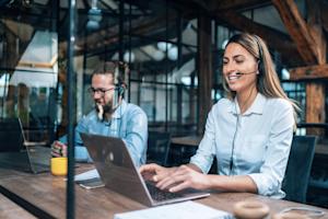 A man and a woman building their remote IT support business with Splashtop.