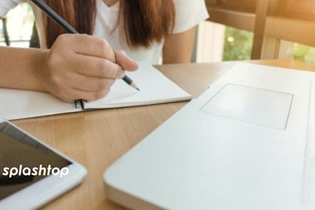 Person using Splashtop to remotely learn