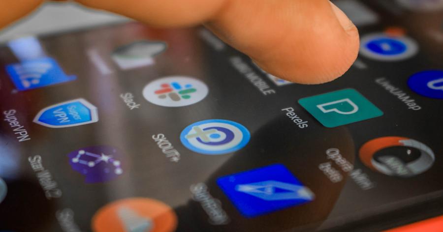 How to Remotely Access an Android from an iPad?