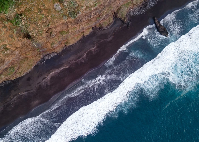 Surf Garage - Black sand