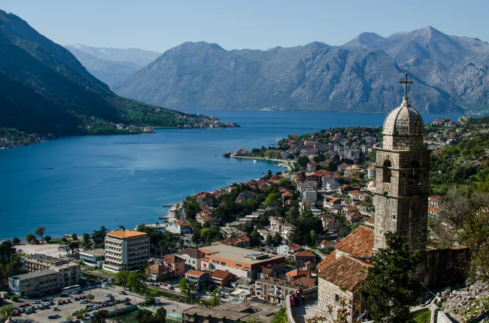 Surf Garage - Kotor rascocielo