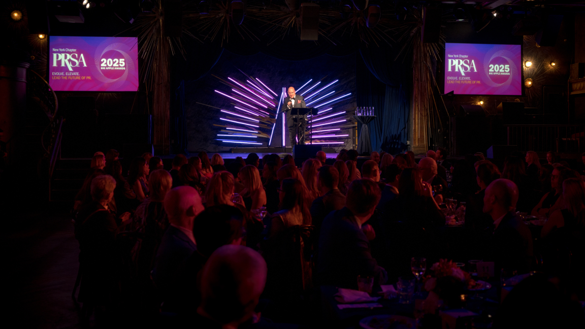Design is more than decoration — it sets the tone, guides the experience, and creates memorable moments 🌟. For the 2025 Big Apple Awards, it was rewarding to see the visuals come together and elevate the entire event. A BIG THANK YOU to PRSA-NY and all the teams involved for making this a seamless and inspiring collaboration! 🙌