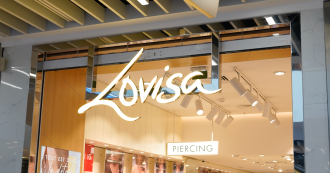 Lovisa shop front retail sales