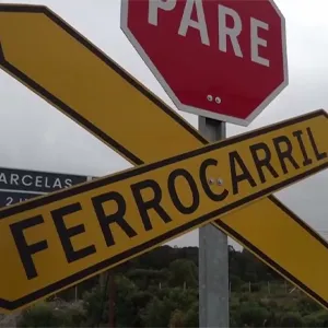 Señal de cruce de ferrocarril