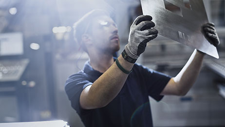 Choosing the Right Work Glove Gauge for Safety and Dexterity