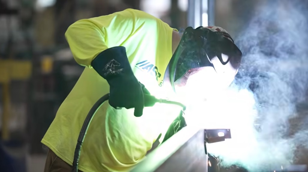 Real-World Results: Atchley Steel Puts 3M™ Cubitron™ 3 Abrasives to the Test thumb
