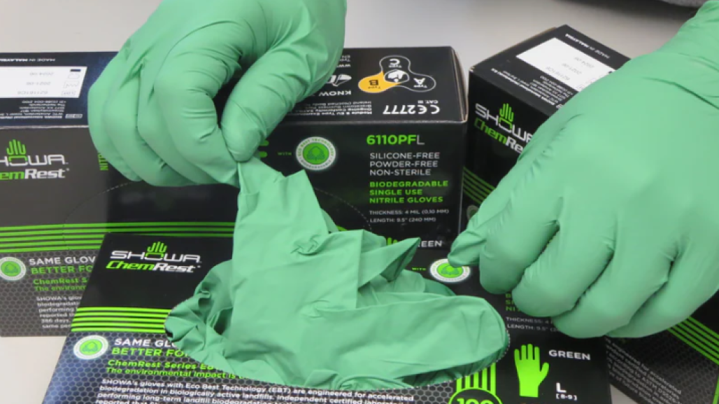 QUICK TIPS #7: Safely Put On and Remove Disposable Gloves
