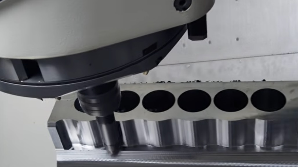  High Feed Milling a V12 Engine From Solid (Engine Block Machining) | Seco Tools