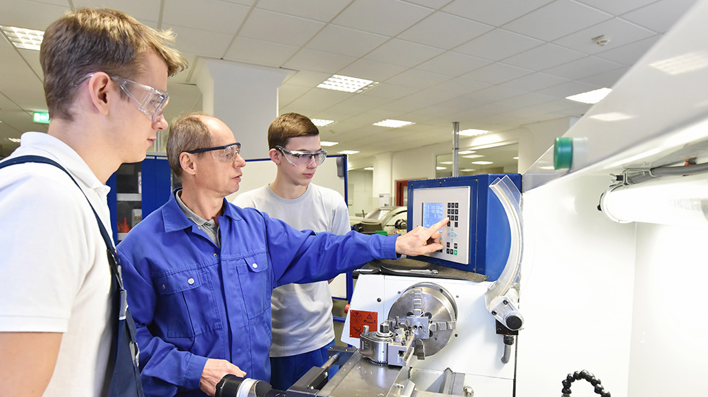 4 Reasons Gen Z’s ‘Toolbelt Generation’ is Perfect for Manufacturing Careers