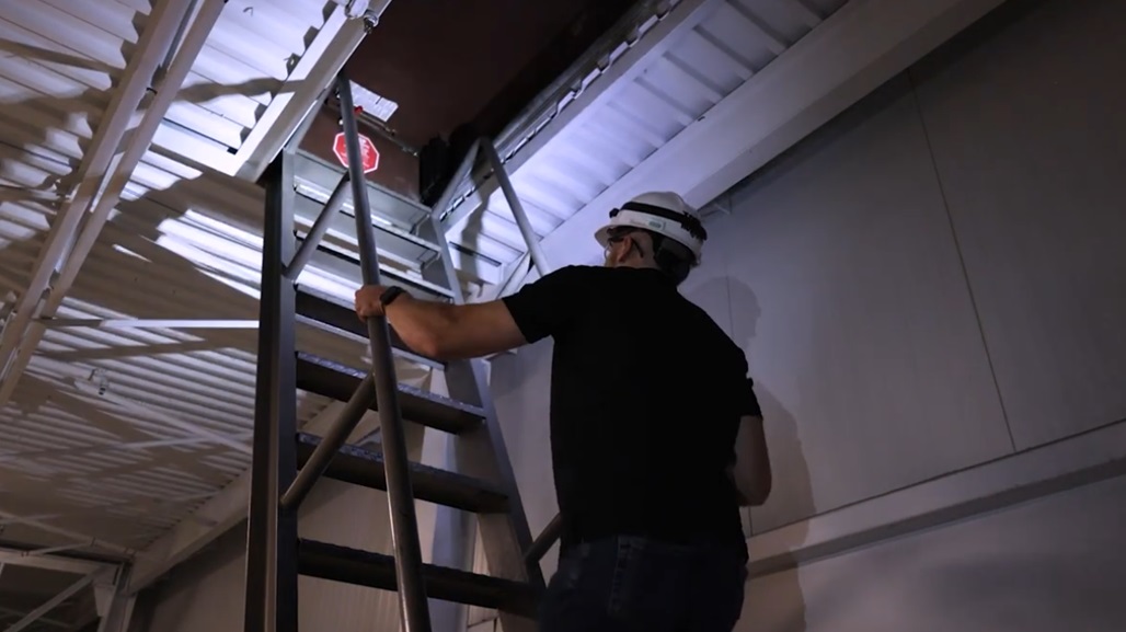 QUICK TIPS #36: Best Hard Hat Headlamp for Low-Light Work | Streamlight Sledge