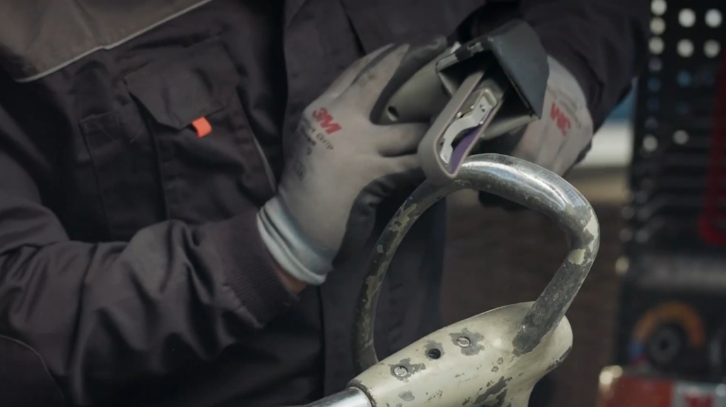 TOOLING UP: 3M Abrasives: Advanced Belt Technology for Metal Finishing
