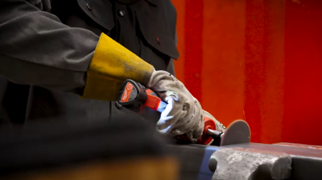 In part two of  behind the scenes of 3M Clash of the Grinders, host Nate Bowman learns the science behind mill scale removal from 3M application engineer, Tyler Naatz. Tyler explains what mill scale is and the key to removing it with different types of abrasives.