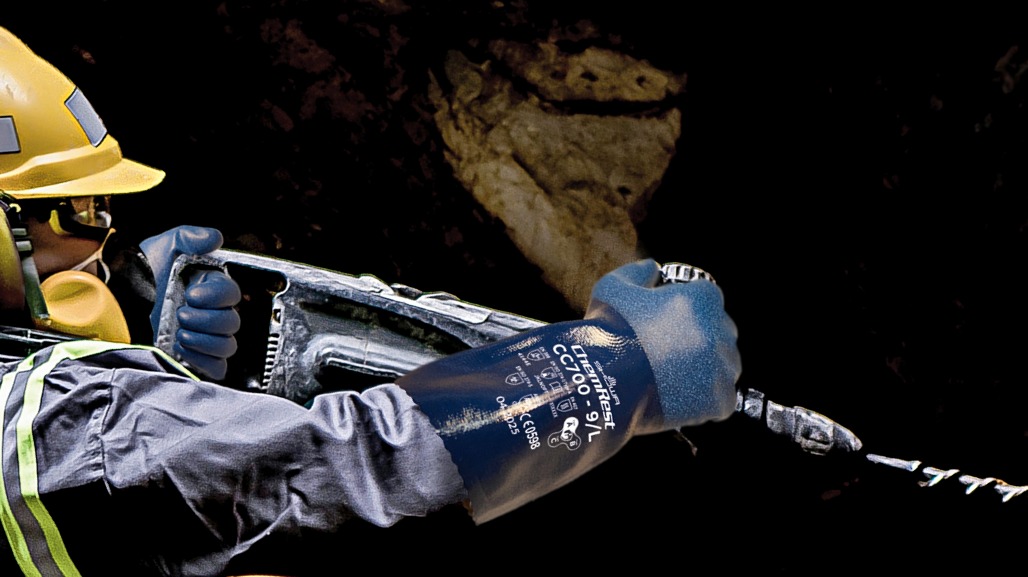  SHOWA ChemRest CC700: The Ultimate Chemical & Cut Resistant Safety Glove thumb