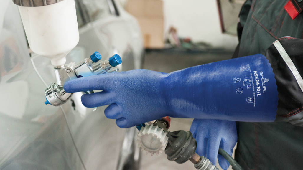The Most Common Glove Mistakes That Put Workers at Risk