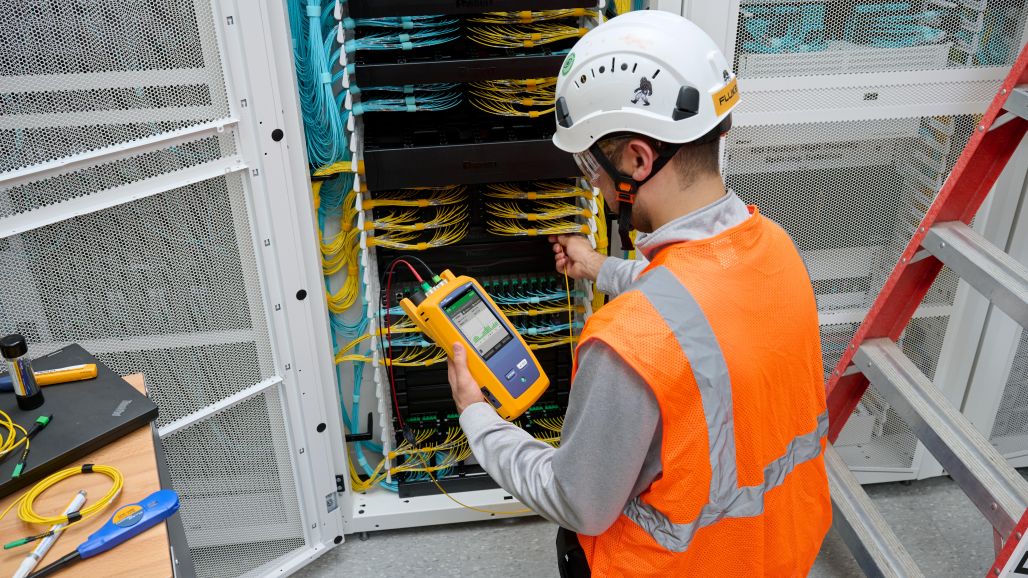 Fluke Networks Launches CertiFiber™ Max thumb