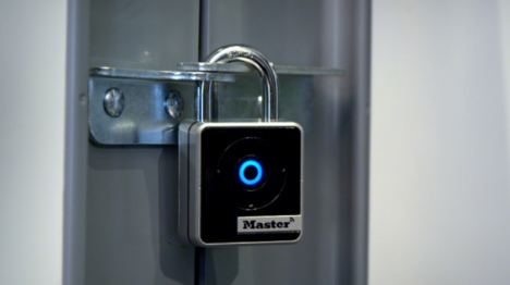 Transforming Security: Smart Locks vs. Traditional Locks