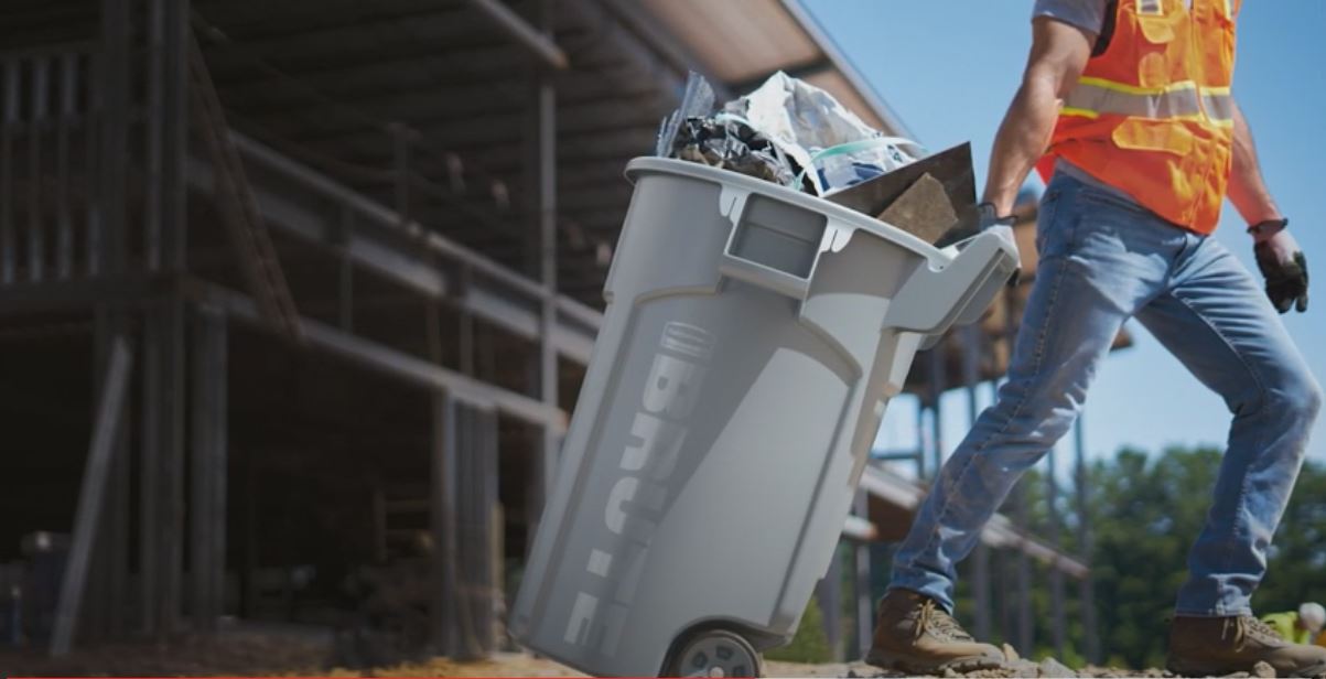 VIDEO: Rubbermaid Commercial Products Wheeled BRUTE Container – Demo