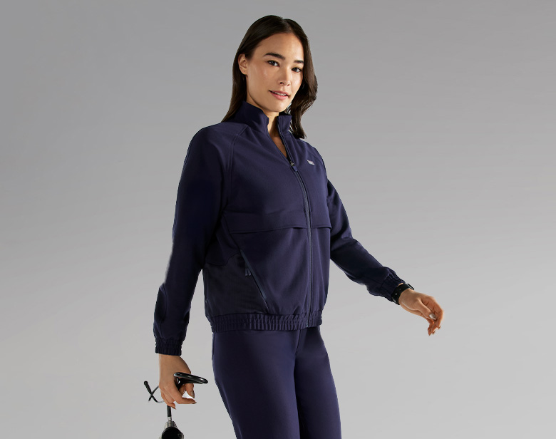 figs フィグス　スクラブ　医療　ナース服　セット　ネイビー　ダークネイビー スクラブ、医療ユニフォームとナース用スクラブ · FIGS