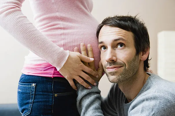 Anuncios de embarazo: Contarle a tu pareja