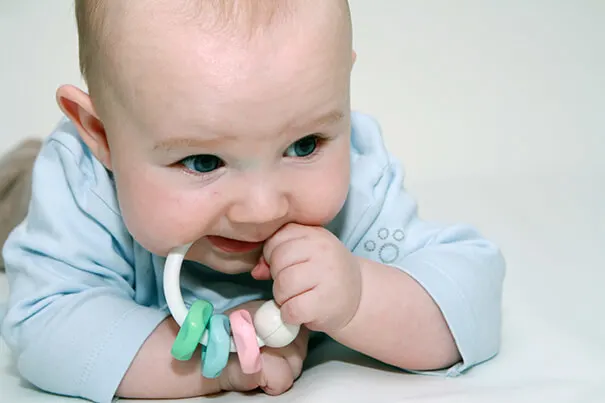 Como estimular a un bebe de 4 meses Pampers