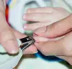 Aprende cómo cortar las uñas de los niños