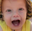 Primeros dientes del bebé - proceso de dentición