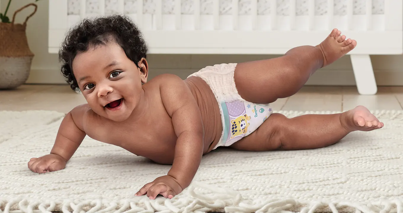 PampersBR bebé-con-pañal 1360x720px