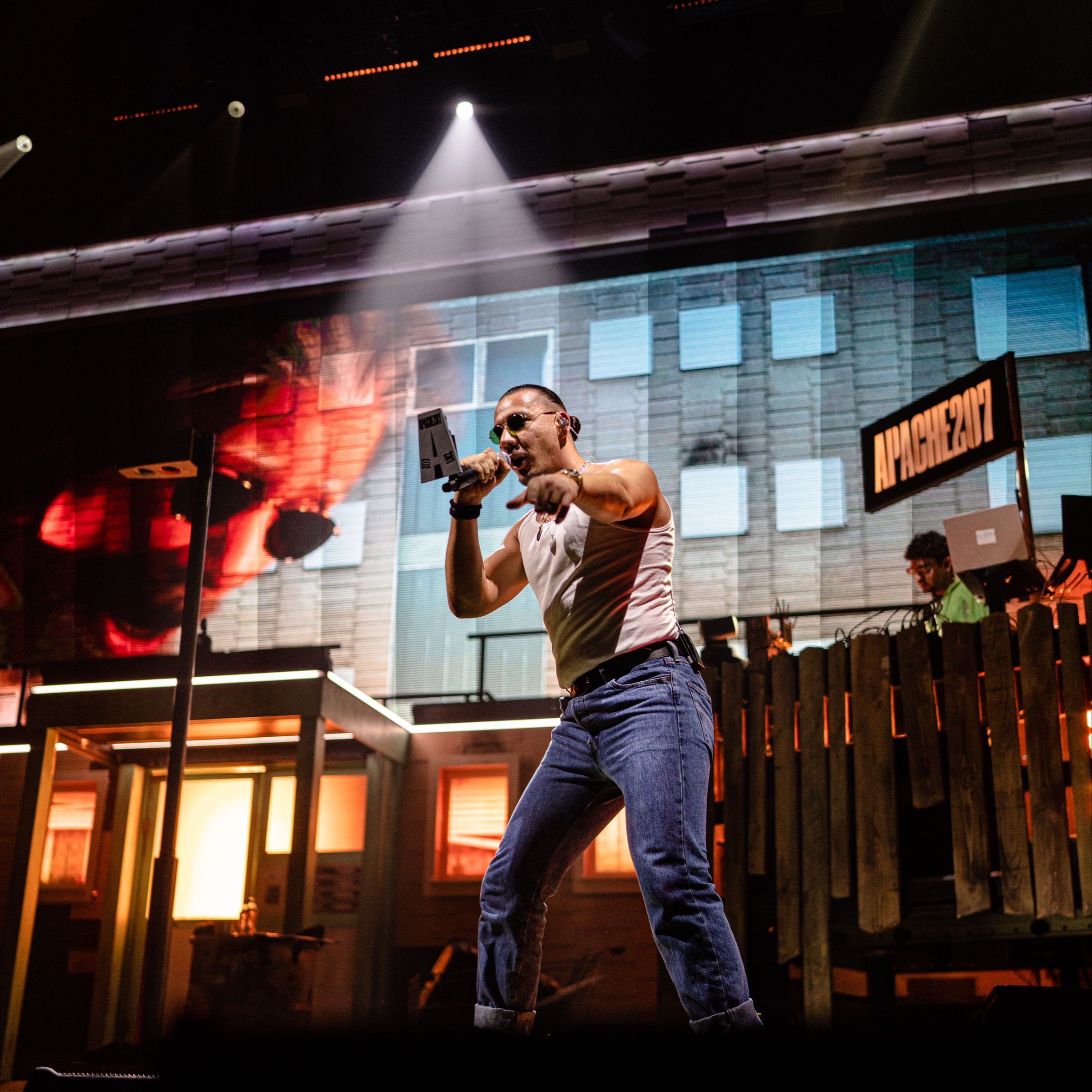 Zusatzshows 2023 Apache 207 auf der Bühne