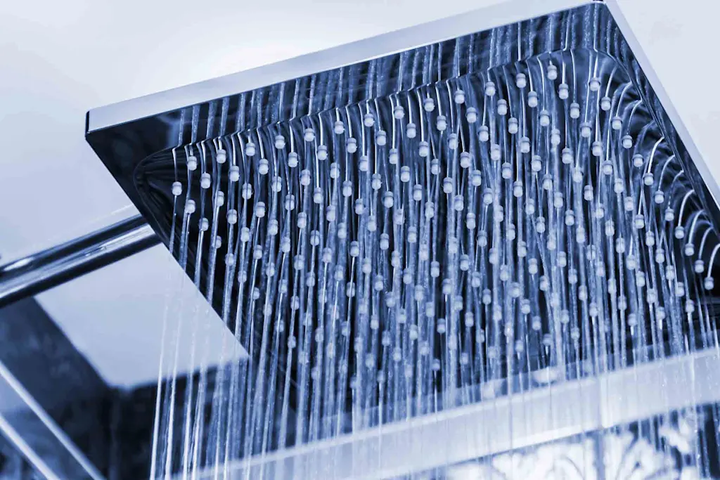 What are the benefits of smart and digital showers?