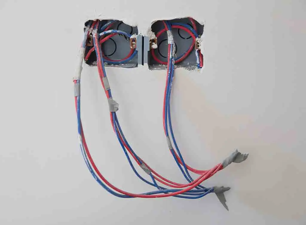 Can you spur a twin socket from an existing socket?
