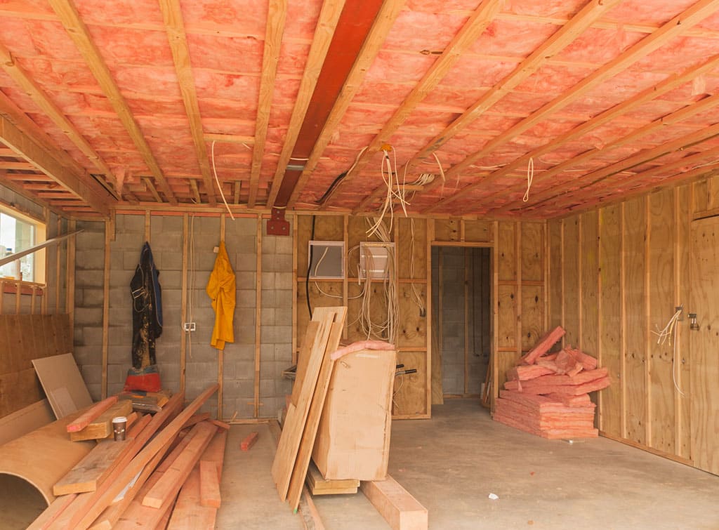 How much does it cost to insulate a garage?