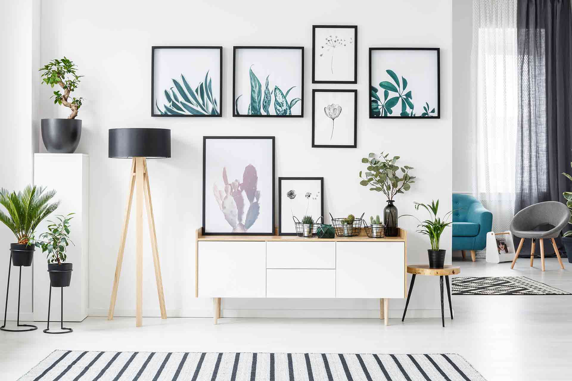 Picture hanging service cost