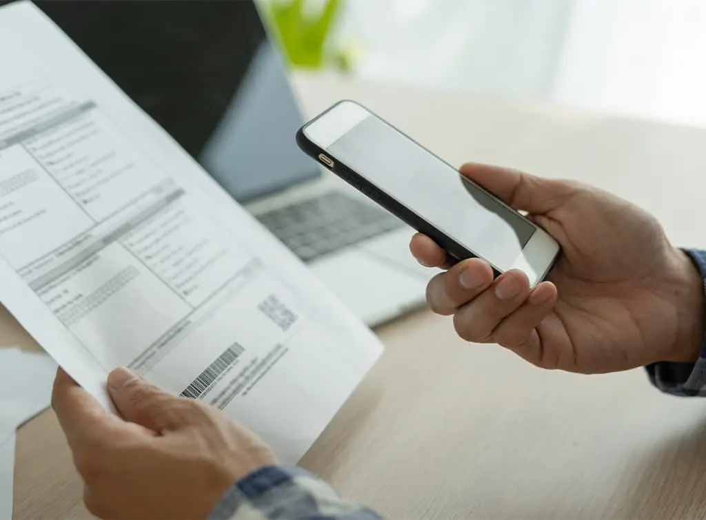 How to create a roofing invoice for customers