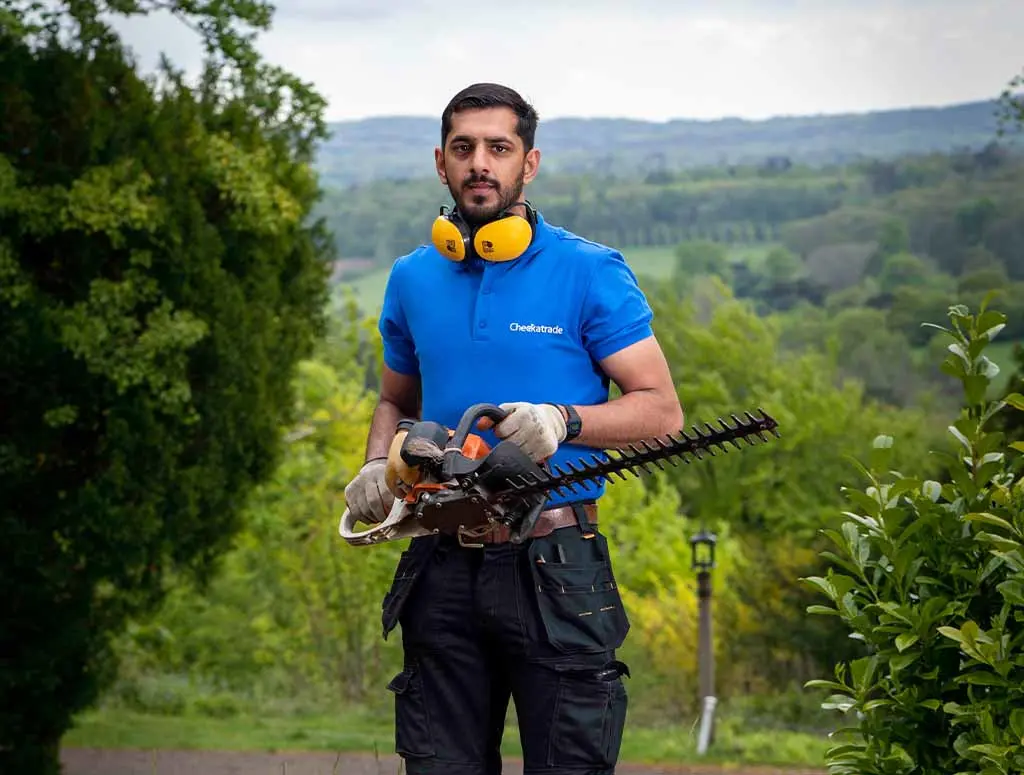 Your guide to getting gardener insurance