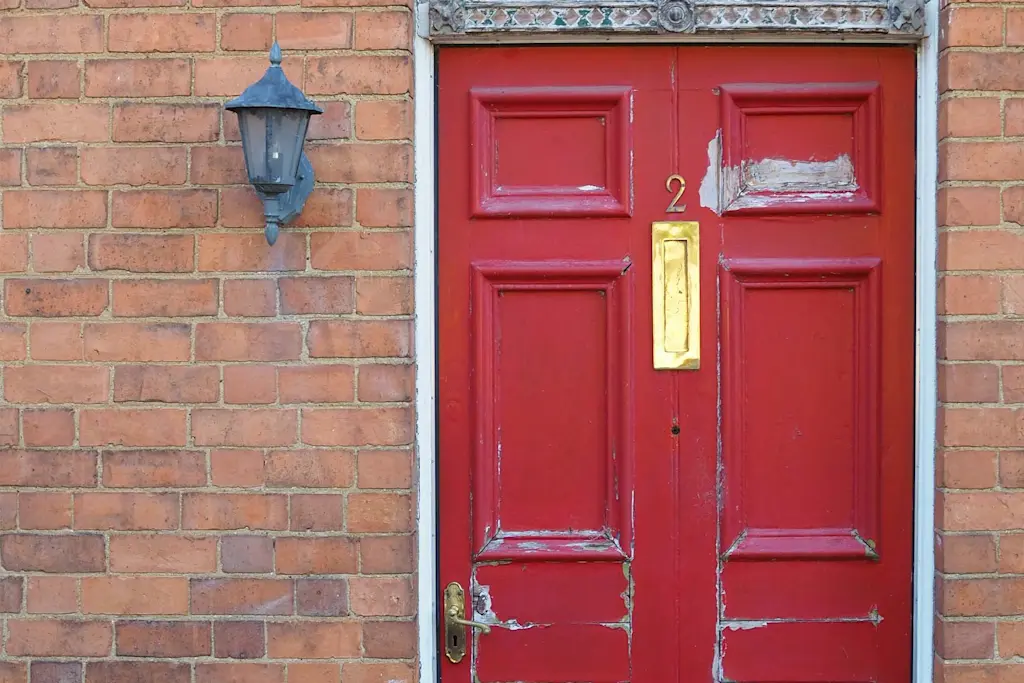 The best way to repair your damaged front door