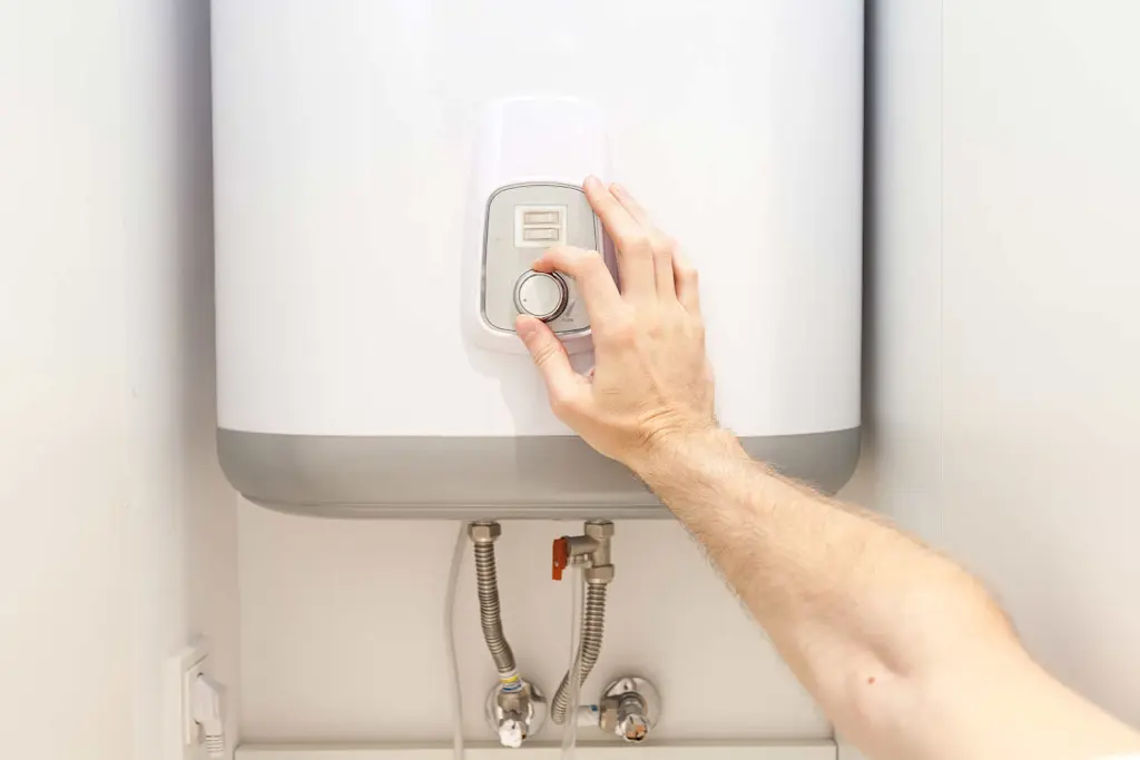 What is the best UK hot water tank temperature?