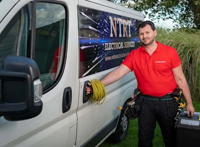 Wiring a cooker via an isolating switch – which is the load and which is the feed?