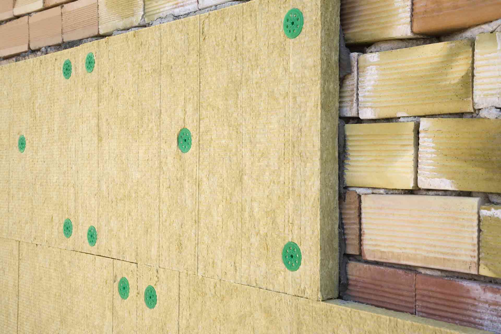External wall insulation costs in 2025