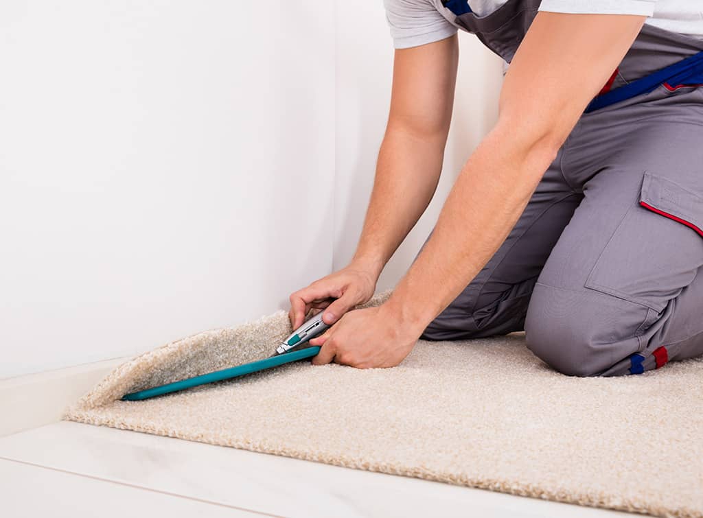 How much do carpet fitters earn in the UK?