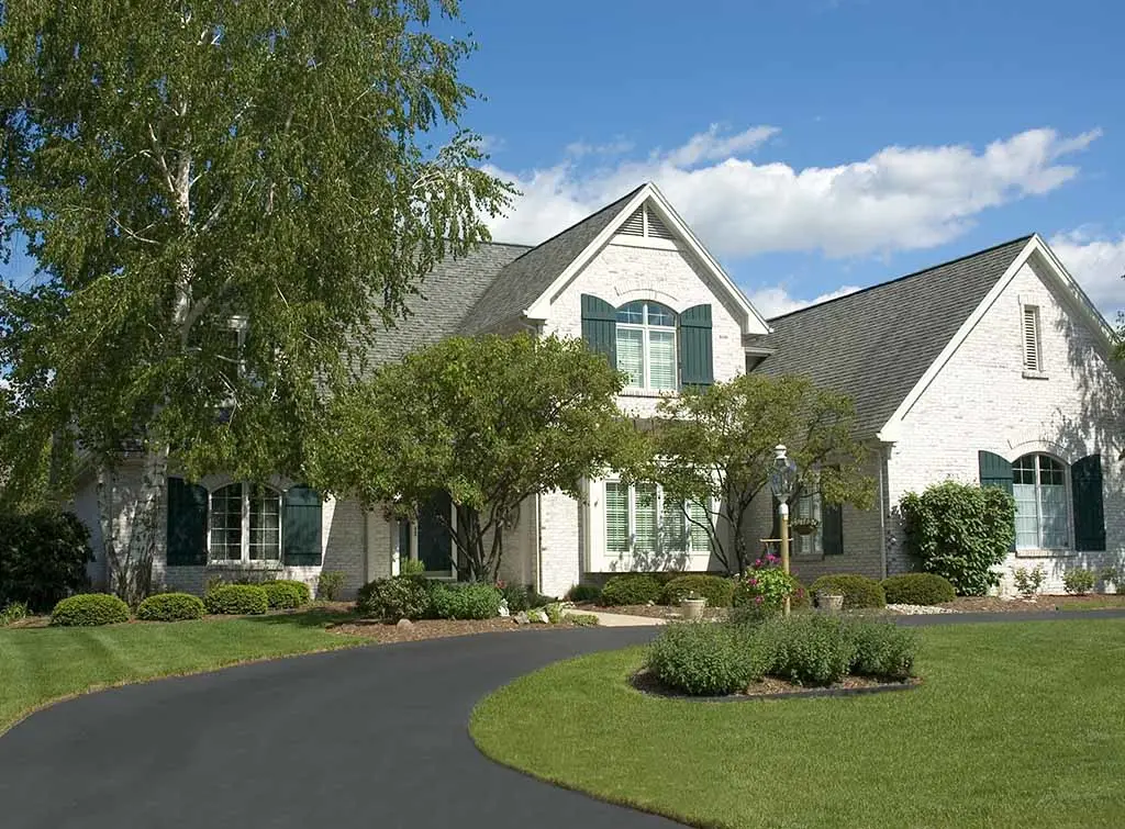 10 tarmac driveway ideas for 2024