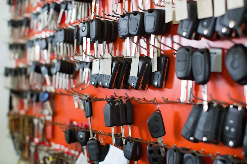 Find auto/vehicle locksmiths near me