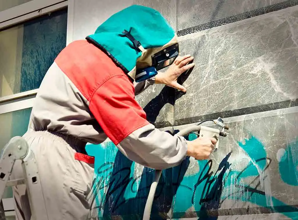 How to remove graffiti