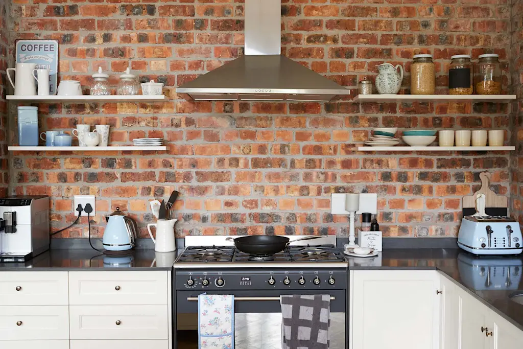 How to expose a brick wall in 7 steps