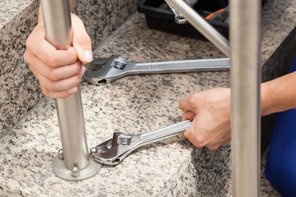 How to install a handrail in 6 easy steps