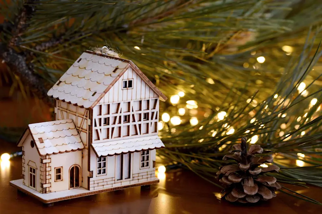 Driving away for Christmas: 8 top home security tips