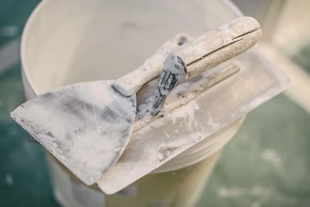 How to become a plasterer