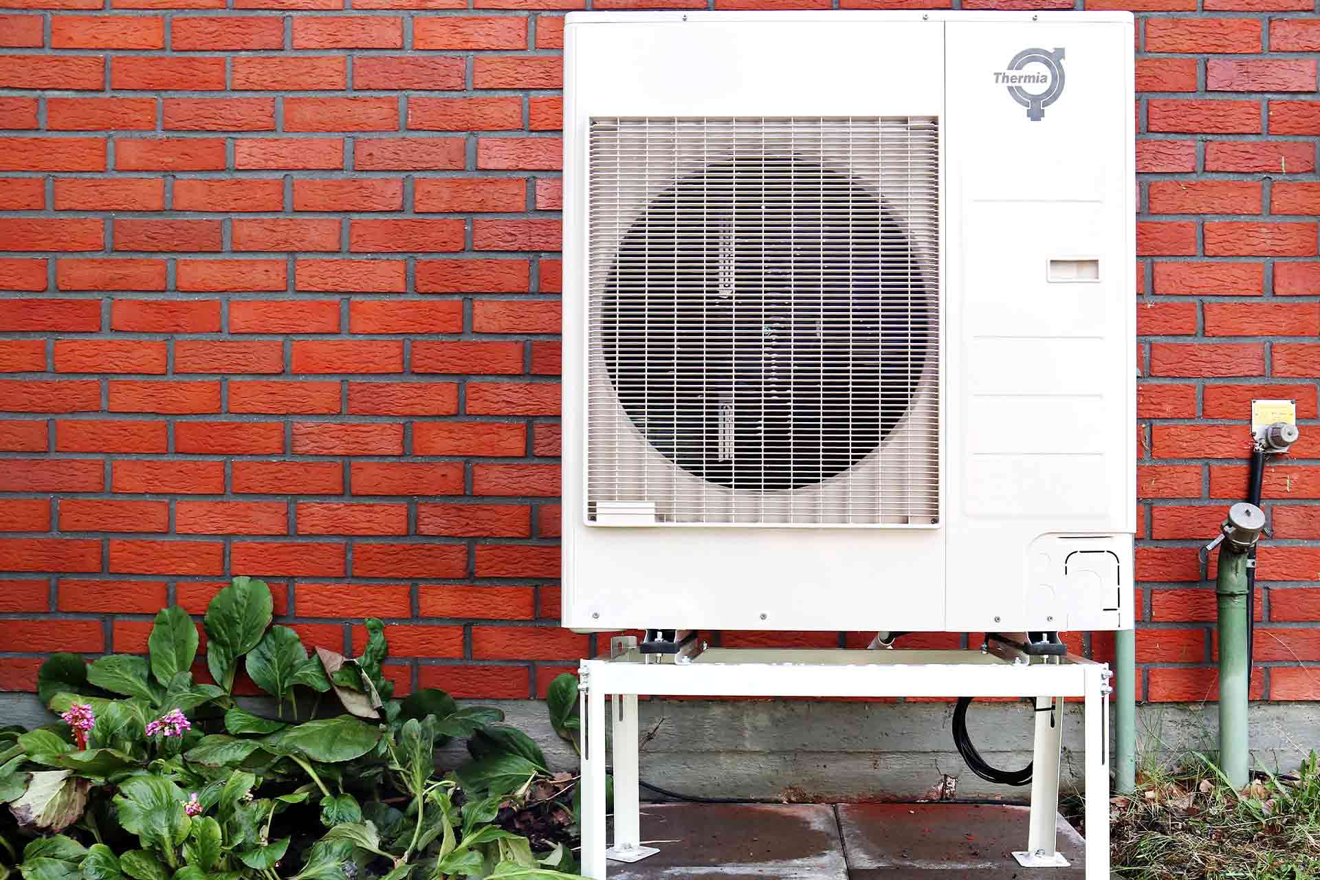 What central heating engineers should know about becoming a heat pump installer