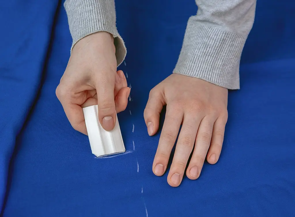 How much do curtain makers earn