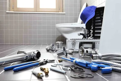 Leaking toilet – Find the cause, limit further damage and get it fixed