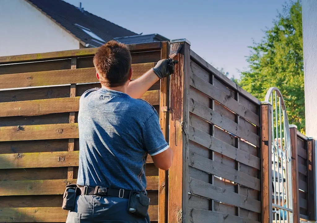 How to become a fence installer